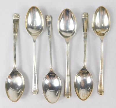 A set of six Elizabeth II teaspoons
