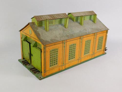 A Hornby 0 gauge tin plate engine shed