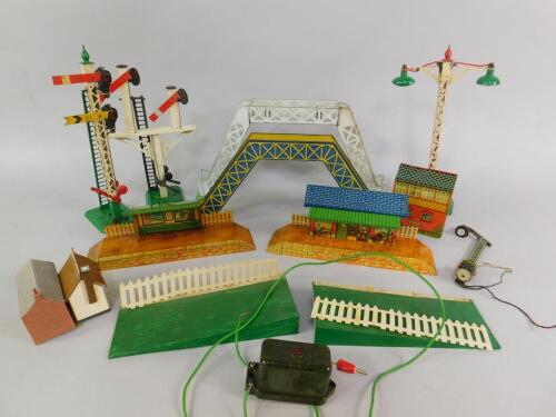 Hornby tin plate accessories