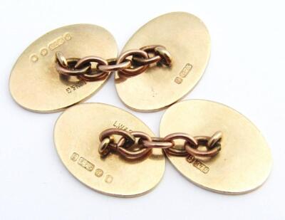 A pair of 9ct gold cufflinks - 2