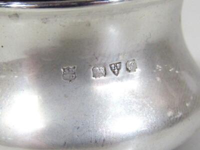 A George V silver cruet set - 8