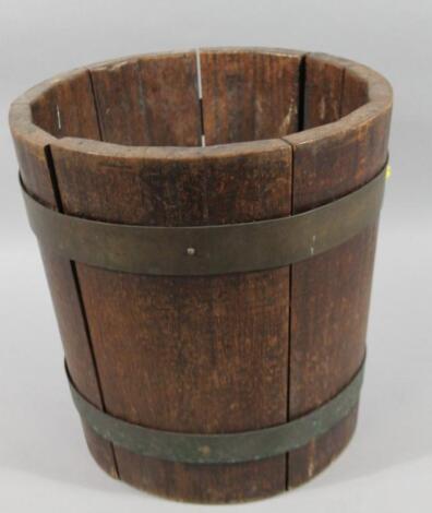 An early 20thC oak coopered pail