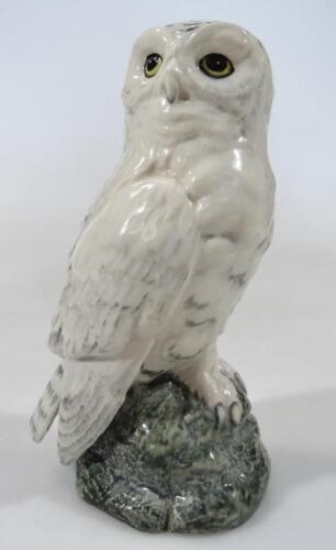 A Royal Doulton Whyte & Mackay whisky decanter snowy owl