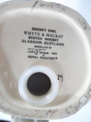 A Royal Doulton Whyte & Mackay whisky decanter snowy owl - 2