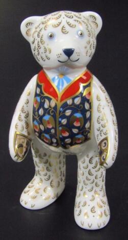 A Royal Crown Derby paperweight ornament