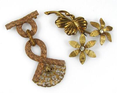 An assortment of various costume jewellery - 2