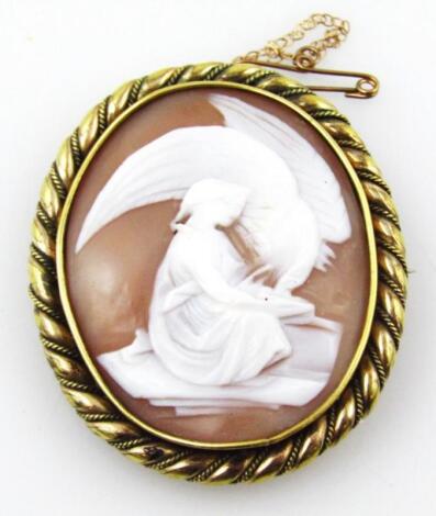 A shell cameo brooch