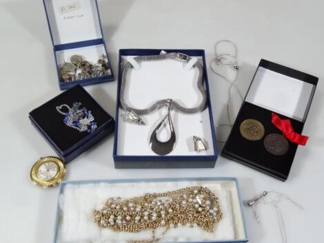 Various modern costume jewellery