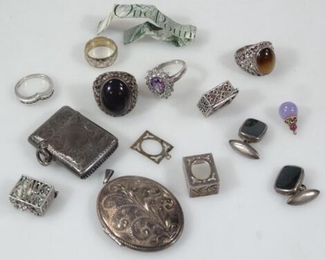 Various jewellery