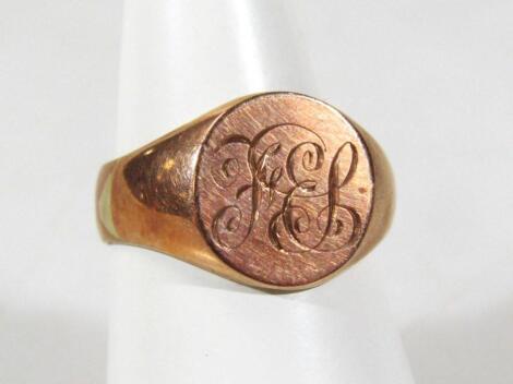 A 9ct gold signet ring