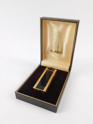 A Dunhill gold plated and black enamel Rollalite pocket lighter - 2