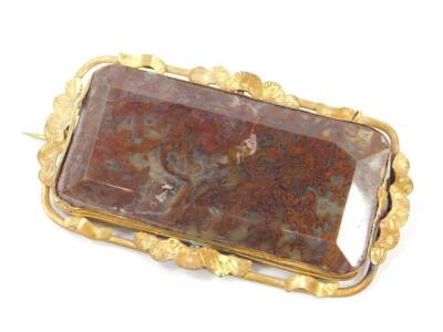 A Scottish late 19thC moss agate brooch