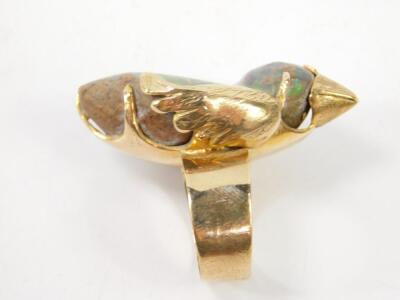 An opal ring modelled as a bird - 2