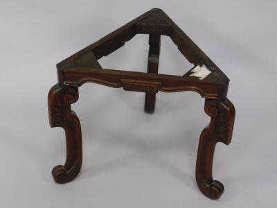 A Georgian style hardwood triangular occasional table - 2