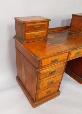 A Victorian mahogany twin pedestal desk by James Winter & Sons - 3