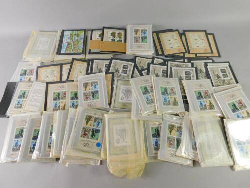 GB.- QEII.- A large qty of mini sheets mainly London 1980 Stampex set