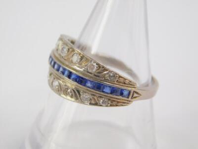 A sapphire and diamond pave ring - 2