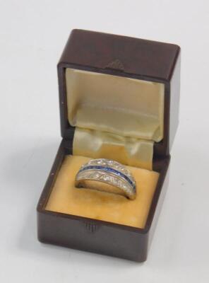 A sapphire and diamond pave ring - 4