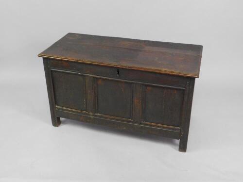 An 18thC oak linen chest