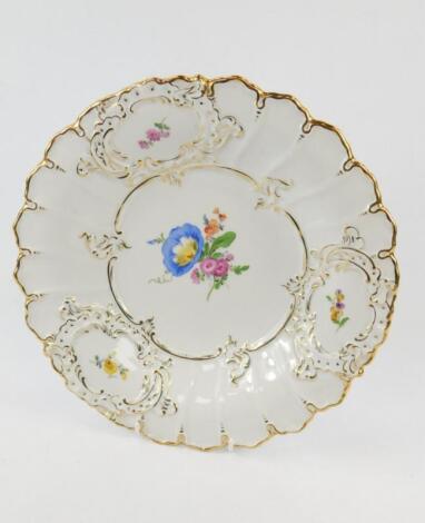 A Meissen 20thC porcelain dish