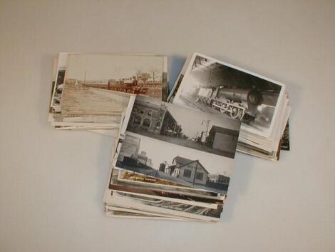 A collection of black and white postcards of steam engines and railway interest (142)