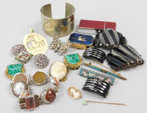 Miscellaneous jewellery and effects