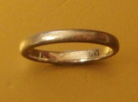 A platinum wedding band