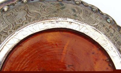 A late 19thC burr yew bowl - 5