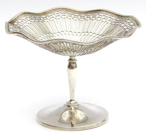 A George V silver pedestal bon bon basket