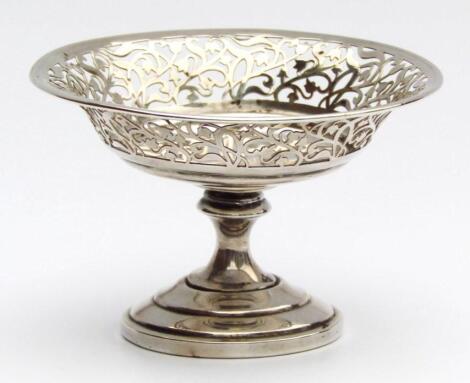 A George V silver miniature bon bon dish