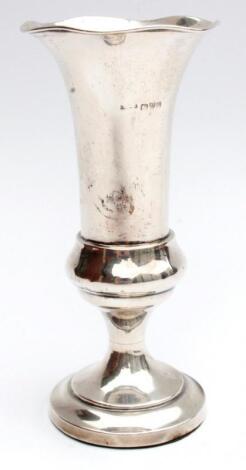 An Edwardian silver stem vase