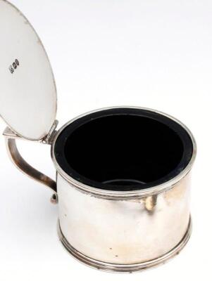 A George V silver mustard pot - 2