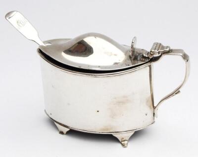 A George V silver mustard pot