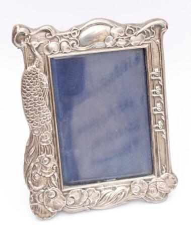 An Edwardian silver Art Nouveau photo frame