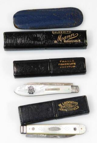 A William the IV silver mother of pearl fruit knife