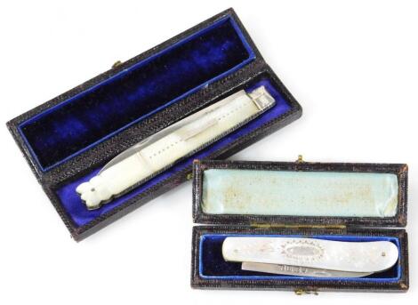 A George IV silver and mother of pearl fruit knife