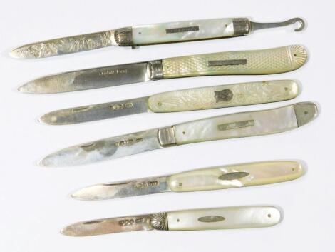 A Victorian silver and mother of pearl folding fruit knife