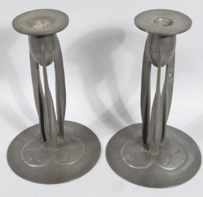 A pair of Archibald Knox design Tudric pewter Arts & Crafts metal candlesticks - 2