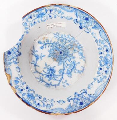 An early 18thC English Delft bowl - 3