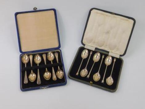 A set of six silver seal topped coffee spoons