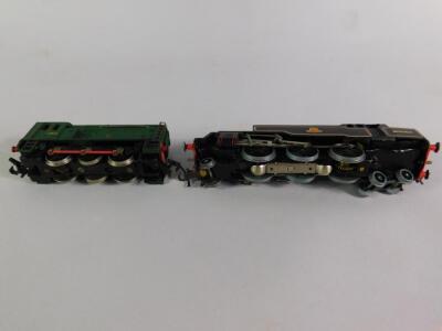A Hornby 00 diesel electric shunting locomotive - 2