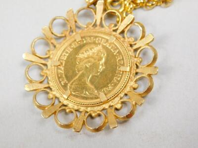 An Elizabeth II full gold sovereign pendant and chain - 2