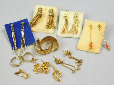 Various 9ct gold and other earrings