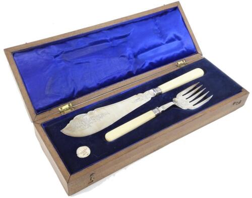 A George V silver and plated fish server set