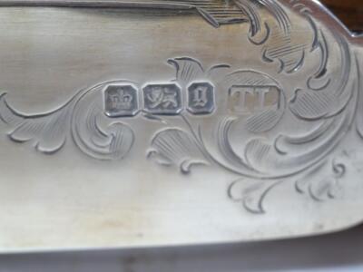 A George V silver and plated fish server set - 3