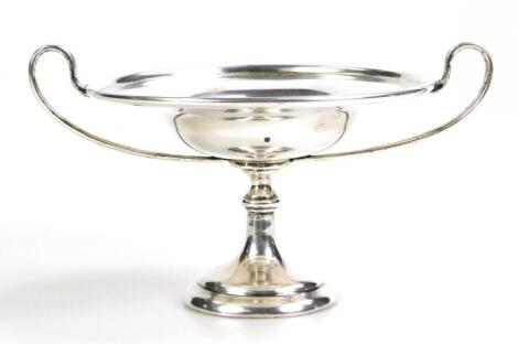 A George V silver pedestal sweet meat dish