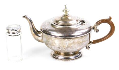 A George V silver baluster teapot