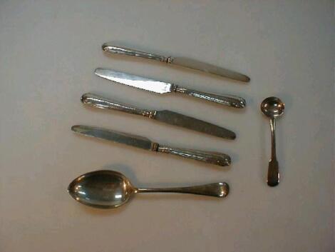 Four silver handled tea knives