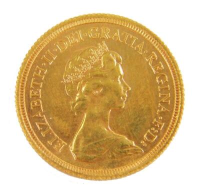 An Elizabeth II gold sovereign - 2