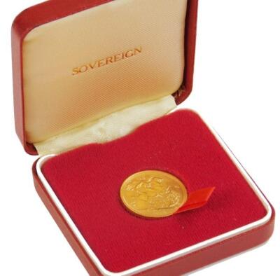 An Elizabeth II gold sovereign - 3